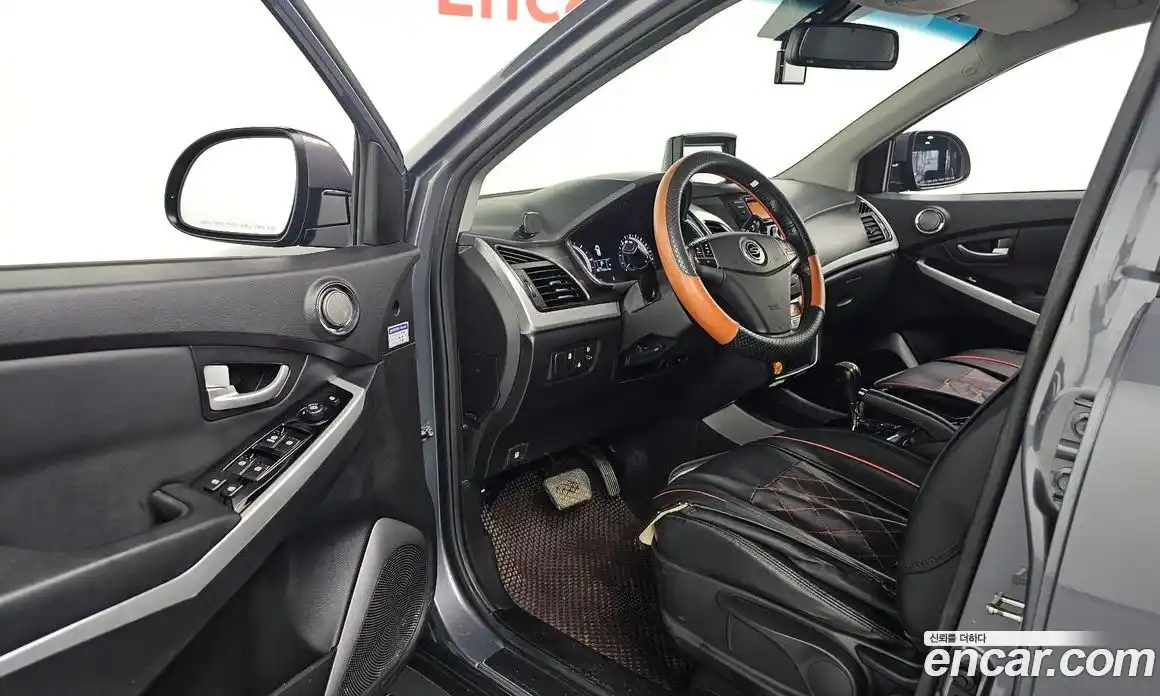 SsangYong Korando 2015 2.2 автомат (гидро), фото 13