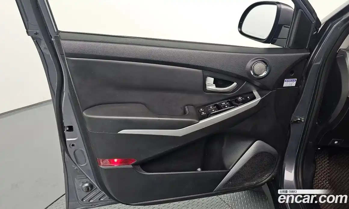 SsangYong Korando 2015 2.2 автомат (гидро), фото 14