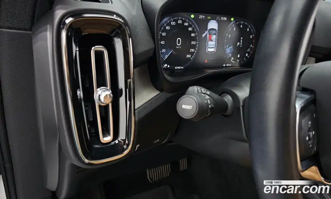 Volvo XC40 2021 2.0 автомат (гидро), фото 22