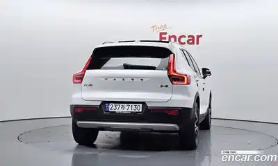 Volvo XC40 2021 2.0 автомат (гидро), миниатюра 3