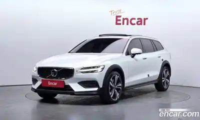 Volvo V60, 2020, 124 757 км