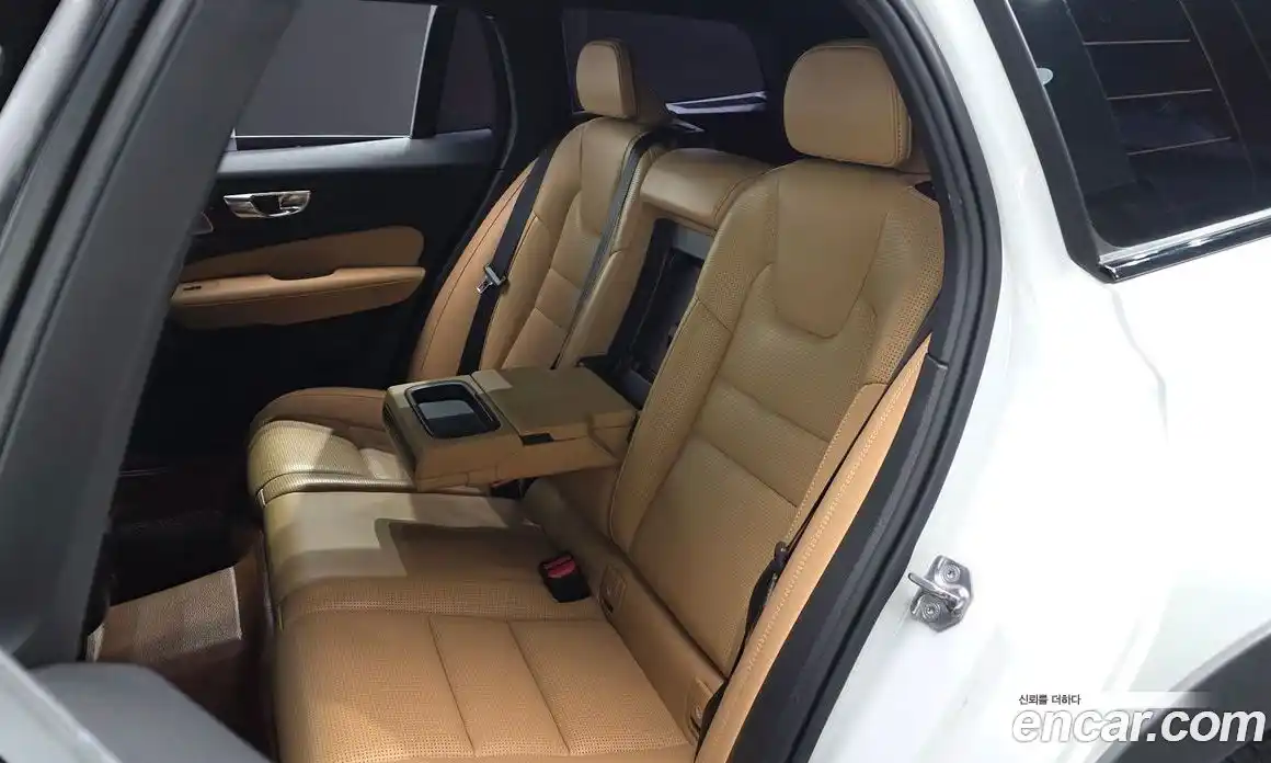 Volvo V60 2020 2.0 автомат (гидро), фото 18