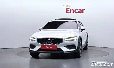 Volvo V60 2020 2.0 автомат (гидро), миниатюра 3