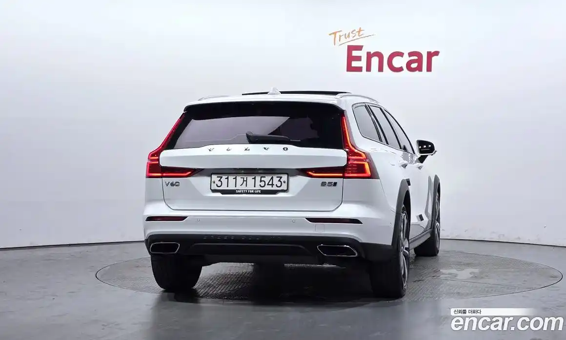 Volvo V60 2020 2.0 автомат (гидро), фото 4
