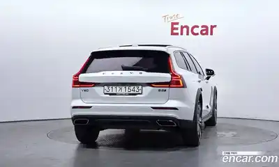 Volvo V60 2020 2.0 автомат (гидро), миниатюра 4