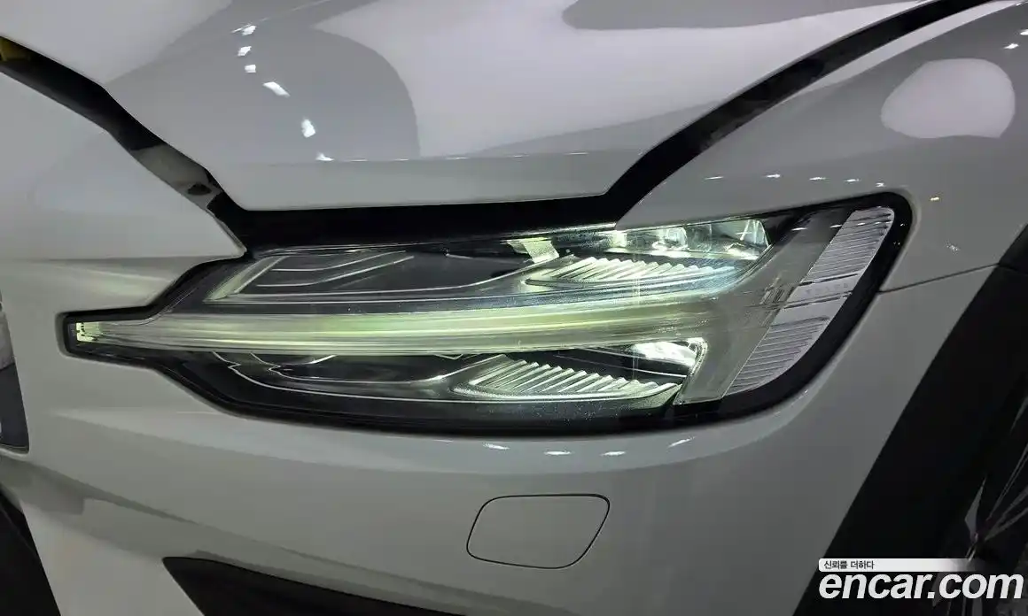 Volvo V60 2020 2.0 автомат (гидро), фото 8