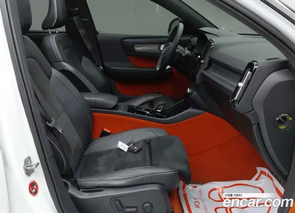Volvo XC40 2019 2.0 автомат (гидро), фото 13