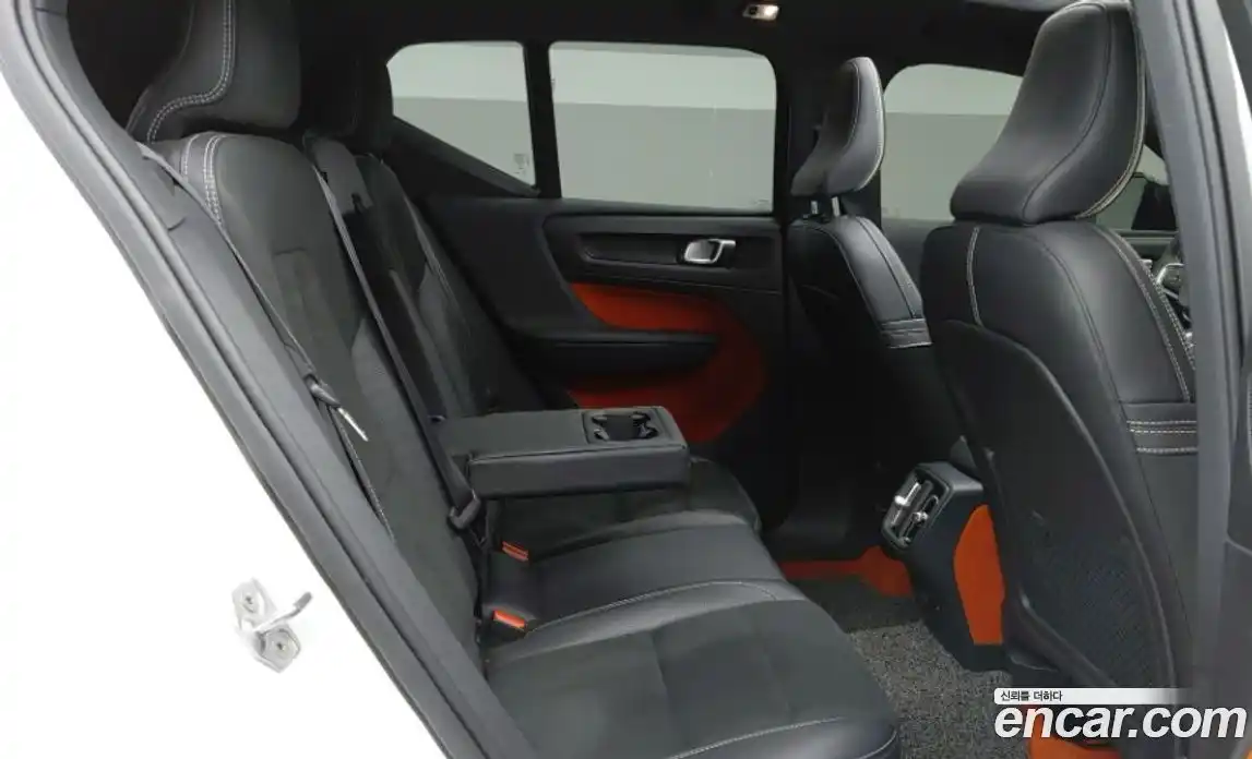 Volvo XC40 2019 2.0 автомат (гидро), фото 14