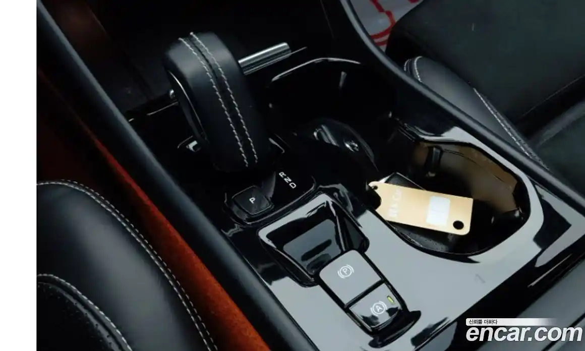 Volvo XC40 2019 2.0 автомат (гидро), фото 15
