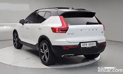 Volvo XC40 2019 2.0 автомат (гидро), миниатюра 2