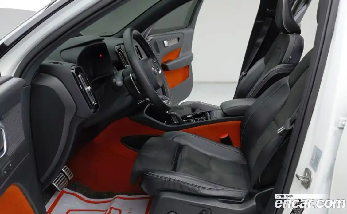 Volvo XC40 2019 2.0 автомат (гидро), фото 10