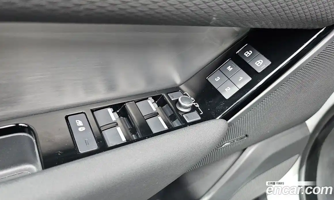 Land Rover Range Rover Velar 2023 3.0 автомат (гидро), фото 28
