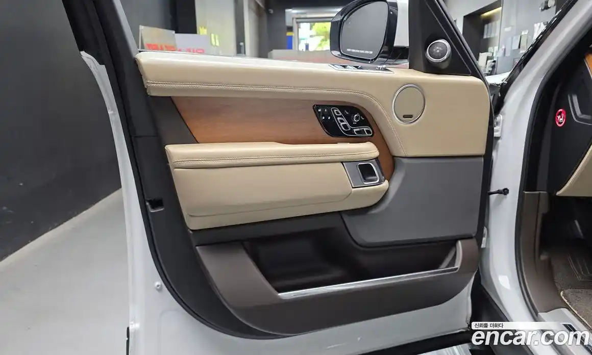 Land Rover Range Rover 2018 5.0 автомат (гидро), фото 14