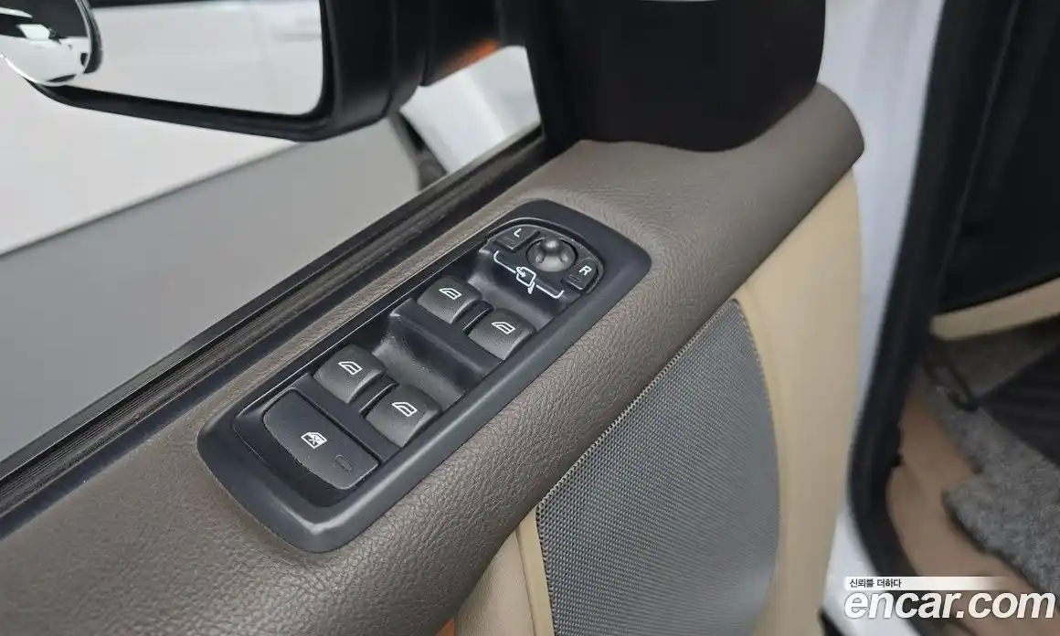 Land Rover Discovery 2013 3.0 автомат (гидро), фото 15