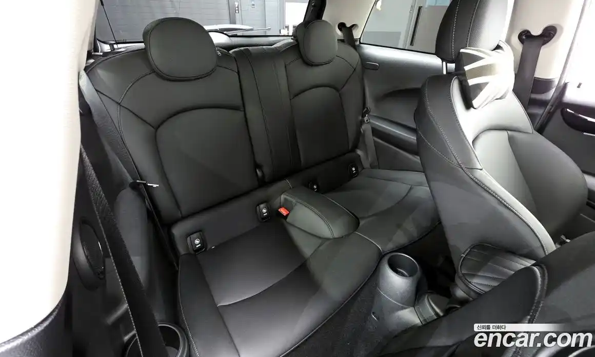 Mini Cooper 2023 1.5 автомат (гидро), фото 12