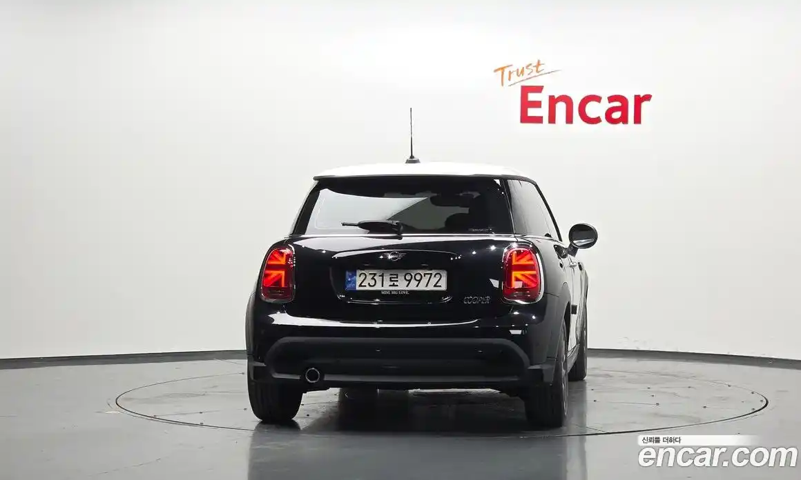 Mini Cooper 2023 1.5 автомат (гидро), фото 4