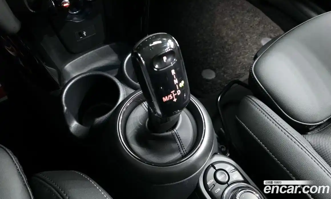 Mini Cooper 2023 1.5 автомат (гидро), фото 9