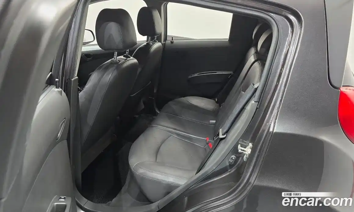 Chevrolet Spark 2015 1.0 автомат (гидро), фото 12