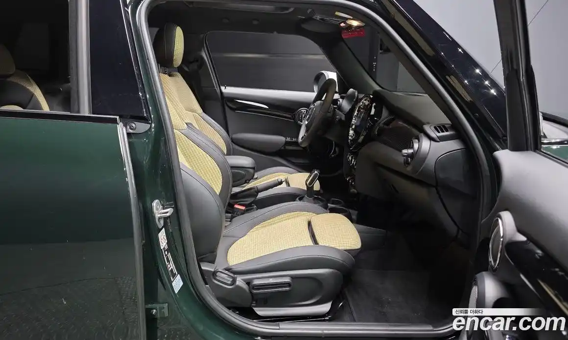 Mini Cooper 2022 2.0 автомат (гидро), фото 16