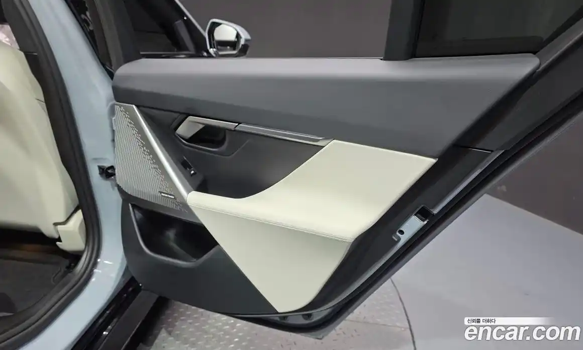 BMW 5 серия 2025 2.0 автомат (гидро), фото 14