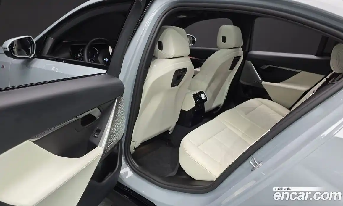 BMW 5 серия 2025 2.0 автомат (гидро), фото 17