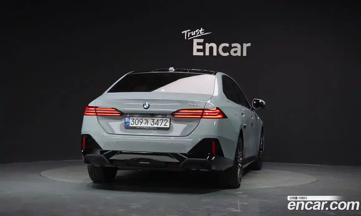 BMW 5 серия 2025 2.0 автомат (гидро), фото 3