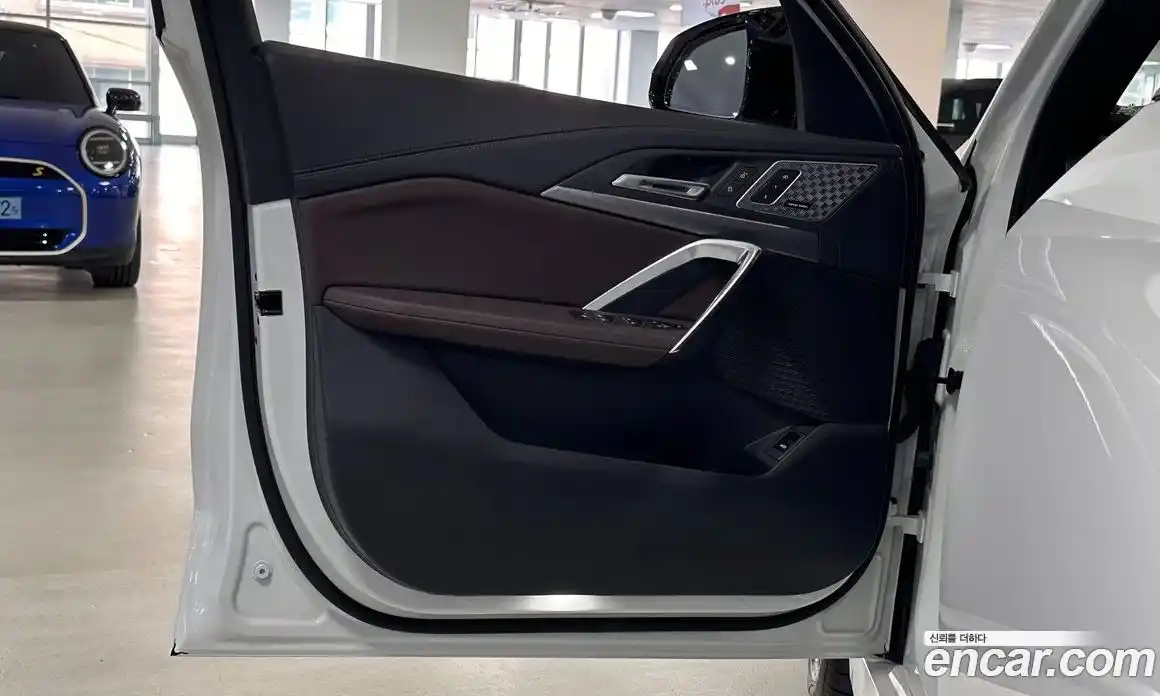 BMW X1 2025 2.0 автомат (гидро), фото 13