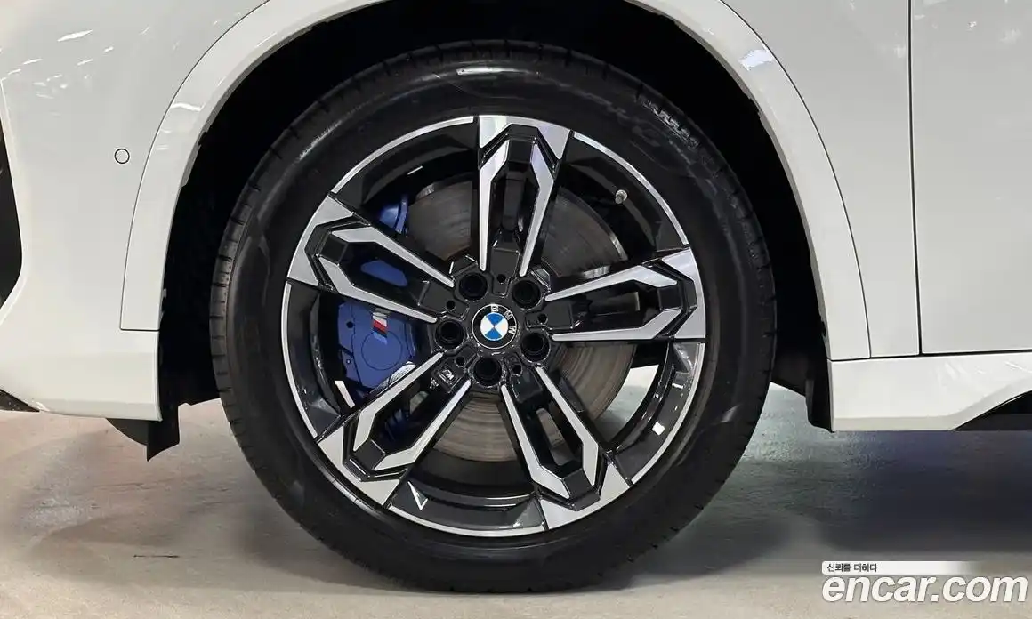BMW X1 2025 2.0 автомат (гидро), фото 5