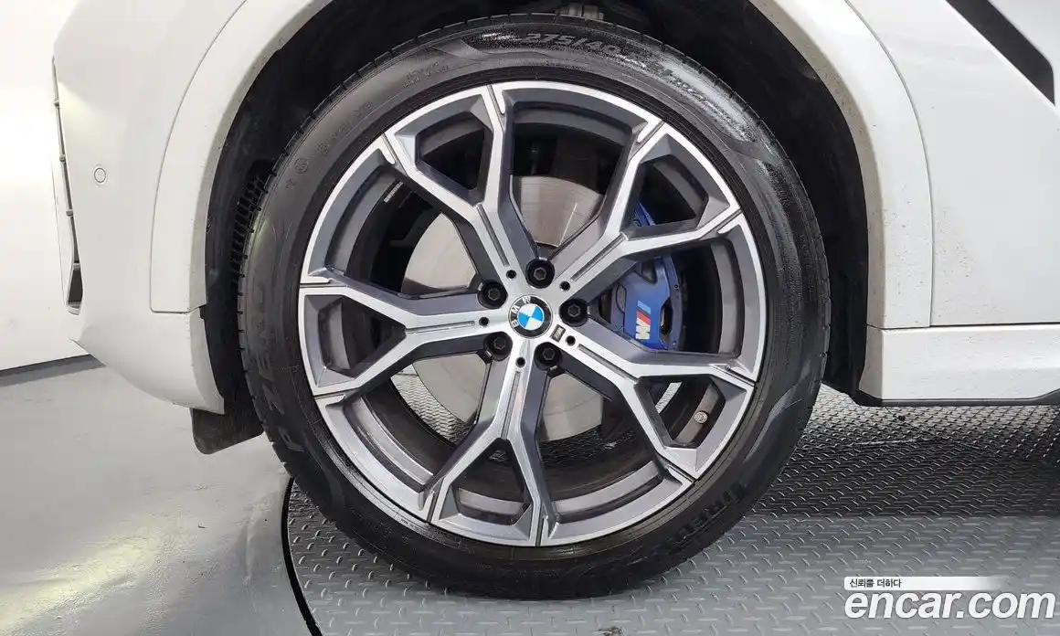 BMW X6 2024 3.0 автомат (гидро), фото 5