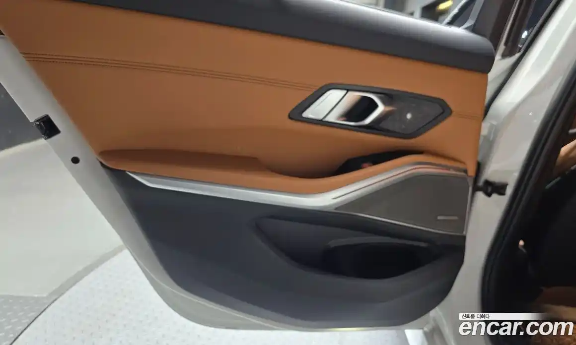 BMW 3 серия 2022 3.0 автомат (гидро), фото 15