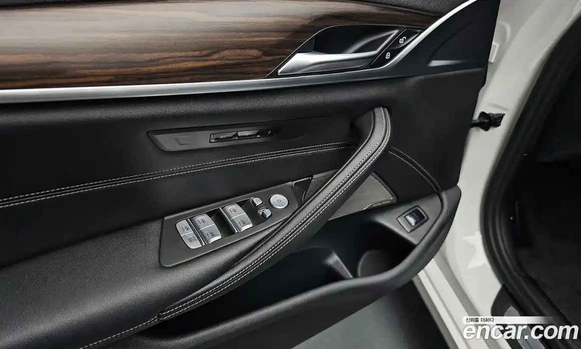 BMW 5 серия 2023 2.0 автомат (гидро), фото 23