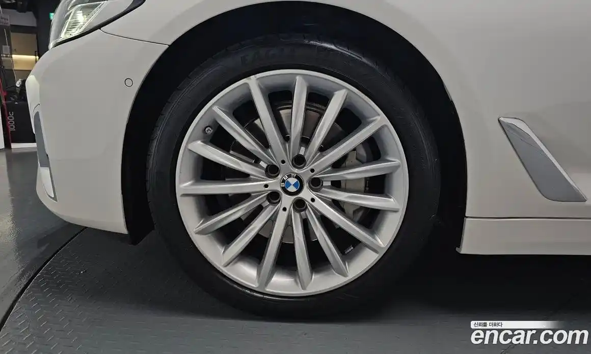 BMW 5 серия 2023 2.0 автомат (гидро), фото 4