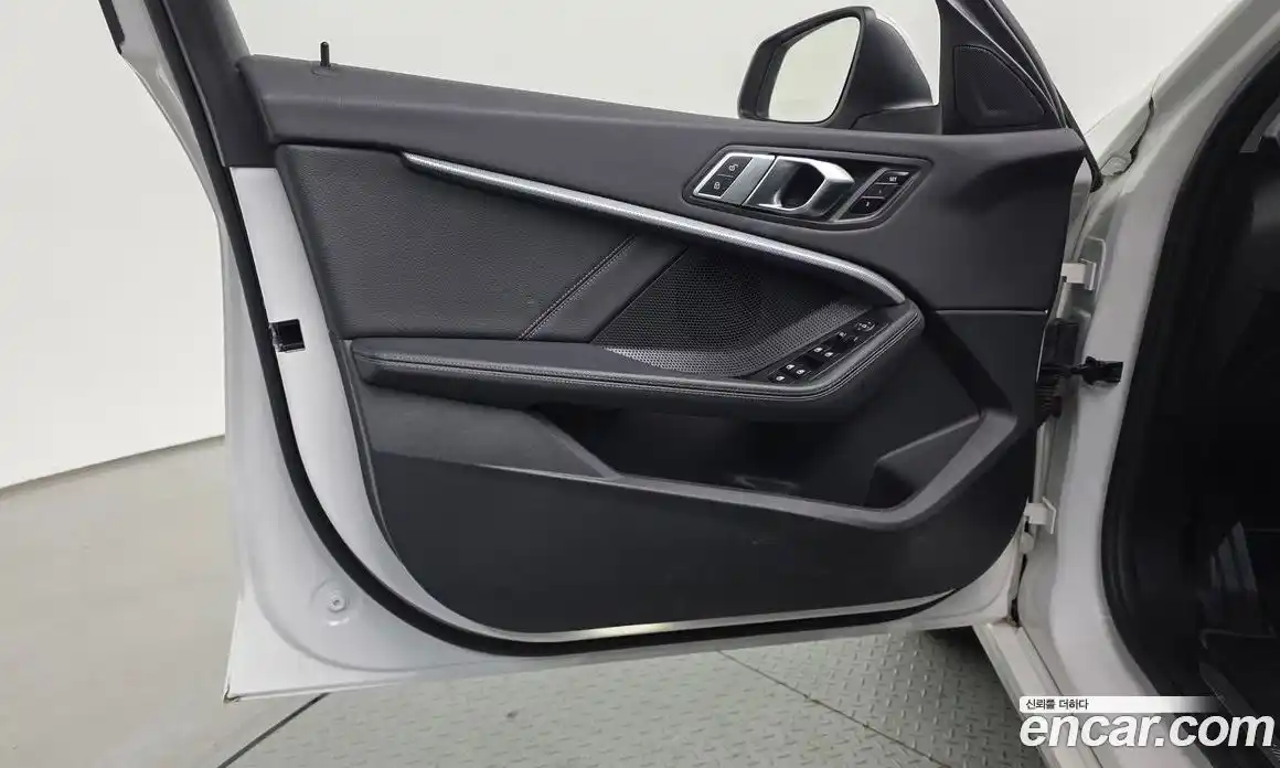 BMW 1 серия 2022 2.0 автомат (гидро), фото 14
