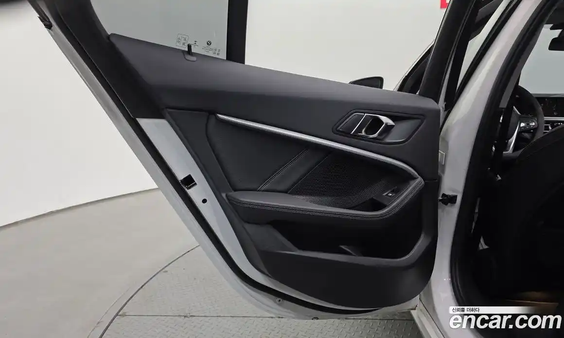 BMW 1 серия 2022 2.0 автомат (гидро), фото 15