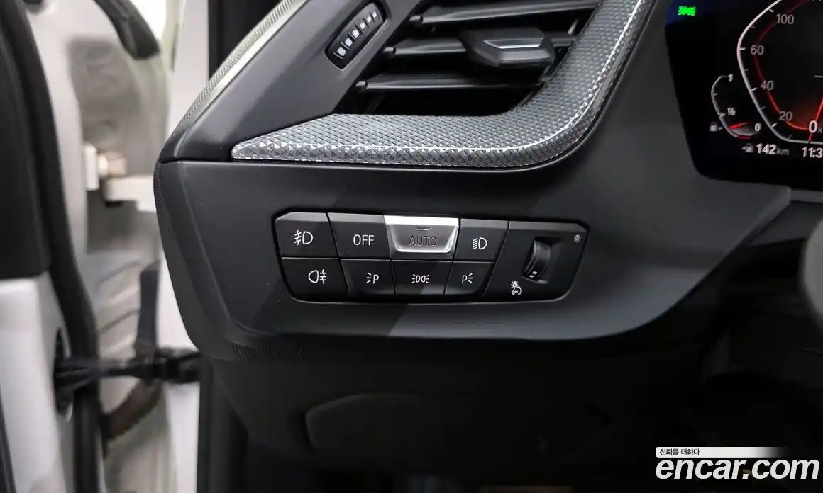 BMW 1 серия 2022 2.0 автомат (гидро), фото 25