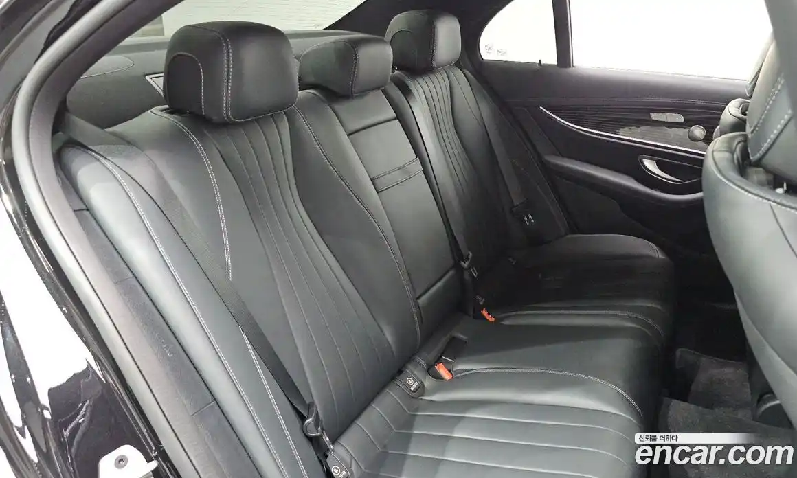 Mercedes-Benz E-Class 2023 3.0 автомат (гидро), фото 29