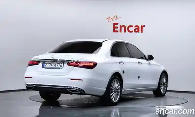 Mercedes-Benz E-Class 2023 1.9 автомат (гидро), миниатюра 2