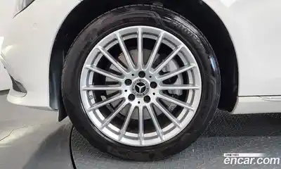 Mercedes-Benz E-Class 2023 1.9 автомат (гидро), миниатюра 5
