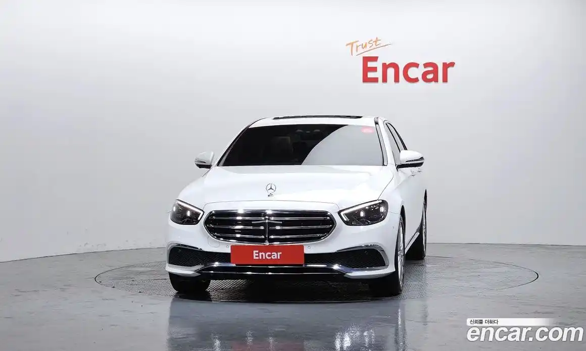 Mercedes-Benz E-Class 2023 2.0 автомат (гидро), фото 3