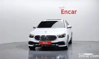 Mercedes-Benz E-Class 2023 2.0 автомат (гидро), миниатюра 3