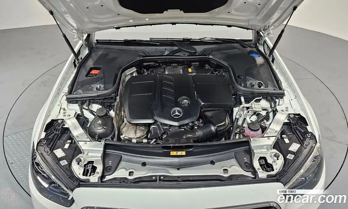 Mercedes-Benz E-Class 2023 2.0 автомат (гидро), фото 6