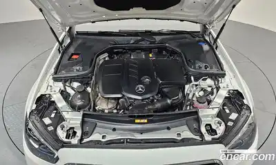 Mercedes-Benz E-Class 2023 2.0 автомат (гидро), миниатюра 6