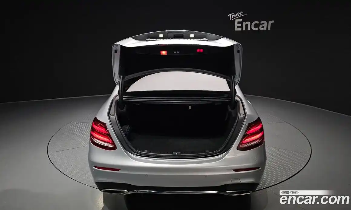 Mercedes-Benz E-Class 2018 2.0 автомат (гидро), фото 25