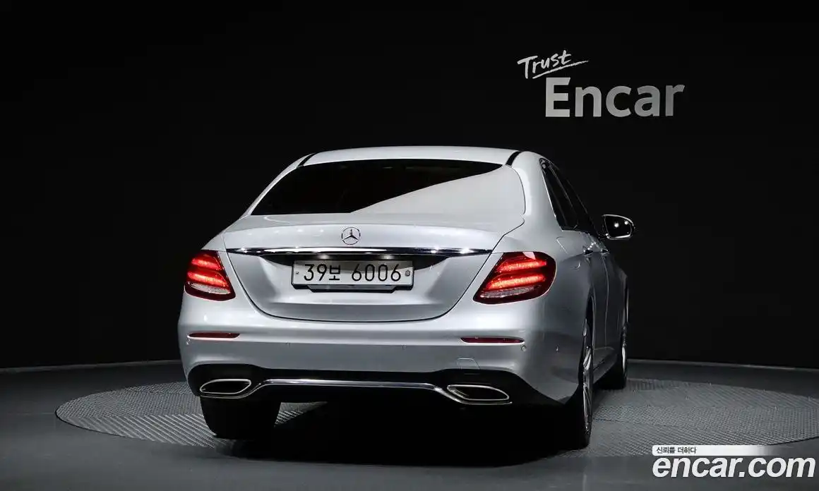 Mercedes-Benz E-Class 2018 2.0 автомат (гидро), фото 4