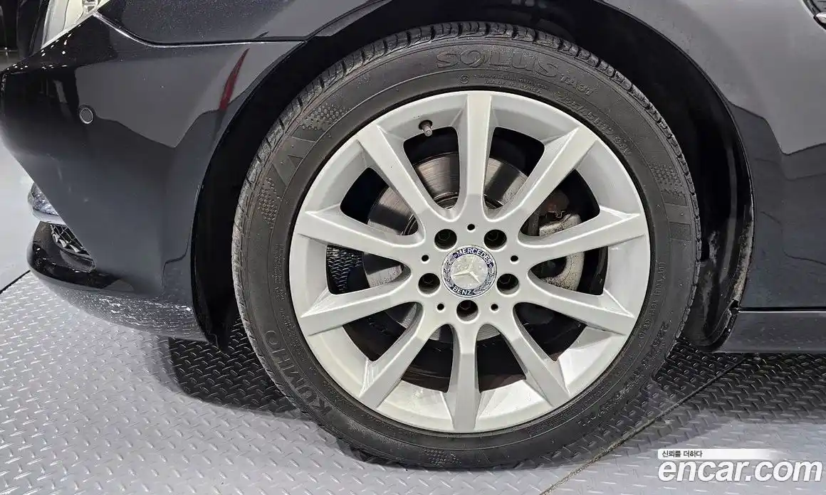 Mercedes-Benz SLK-Class 2012 1.8 гидро, фото 5 Mercedes-Benz SLK-Class 2012 1.8 гидро, фото 5