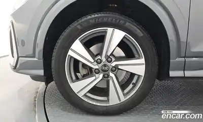 Audi Q2 2023 2.0 автомат (гидро), миниатюра 5