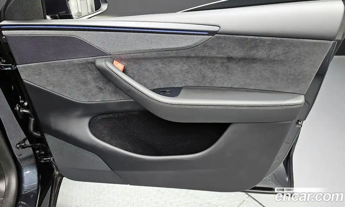 Tesla Model Y 2025 0.4 автомат (гидро), фото 14 Tesla Model Y 2025 0.4 автомат (гидро), фото 14