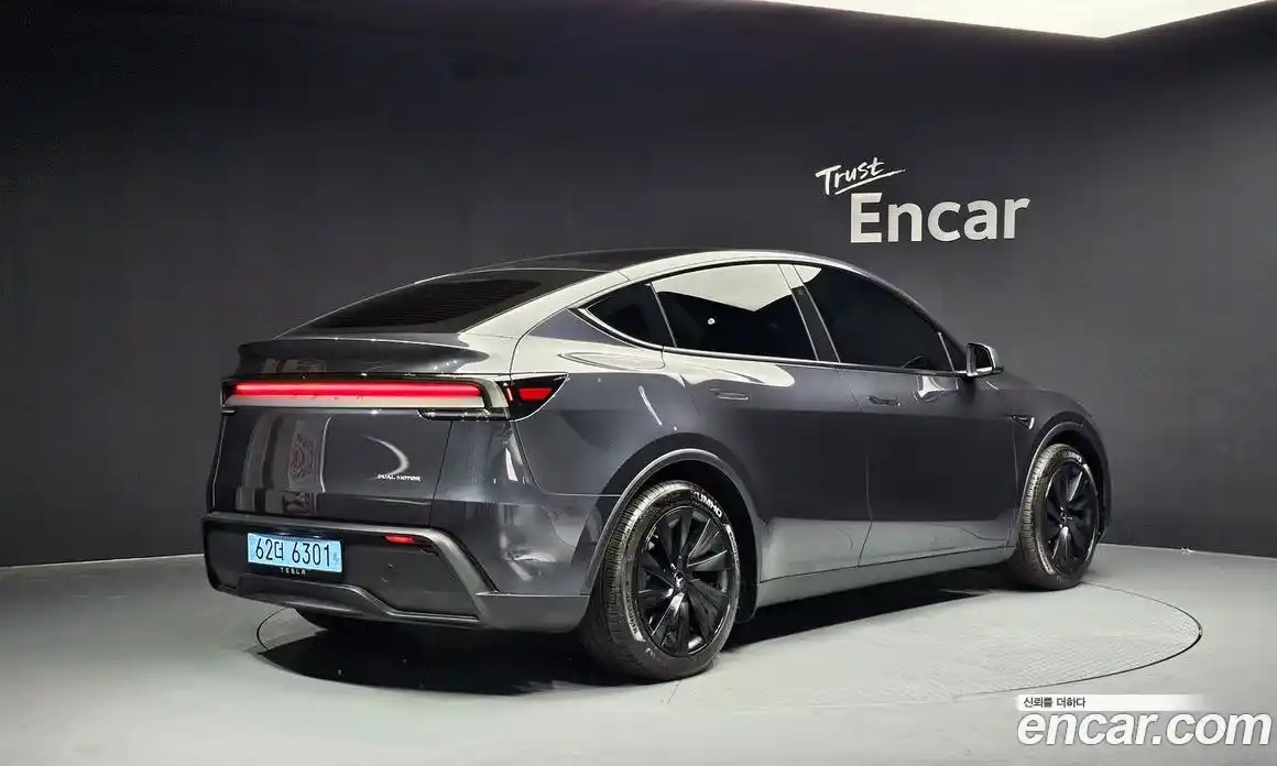 Tesla Model Y 2025 0.4 автомат (гидро), фото 2 Tesla Model Y 2025 0.4 автомат (гидро), фото 2
