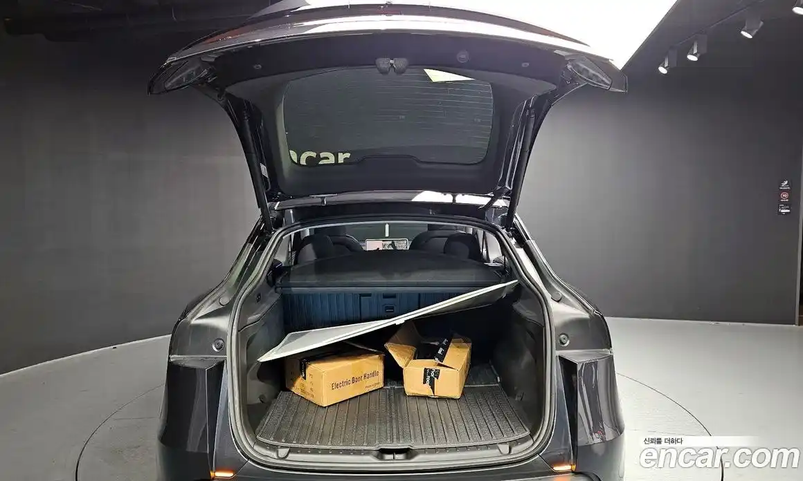 Tesla Model Y 2025 0.4 автомат (гидро), фото 26 Tesla Model Y 2025 0.4 автомат (гидро), фото 26