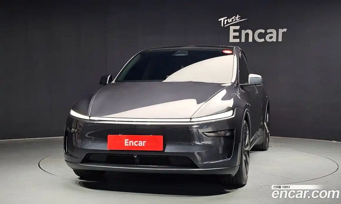 Tesla Model Y 2025 0.4 автомат (гидро), фото 3 Tesla Model Y 2025 0.4 автомат (гидро), фото 3